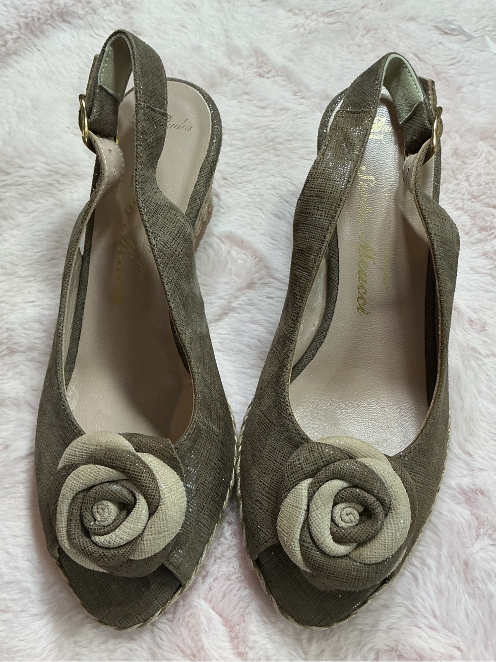 Sesto Meucci Olive Green Peep-Toe Slingback Wedges with Floral Rosettes b52